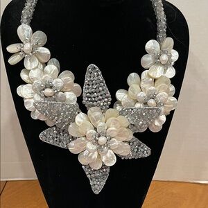 Joe Vilaiwan 
 mother of pearls & silver beads  bib necklace Showstopper NEW
